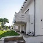 With Pool In 54749 Апартаменты *